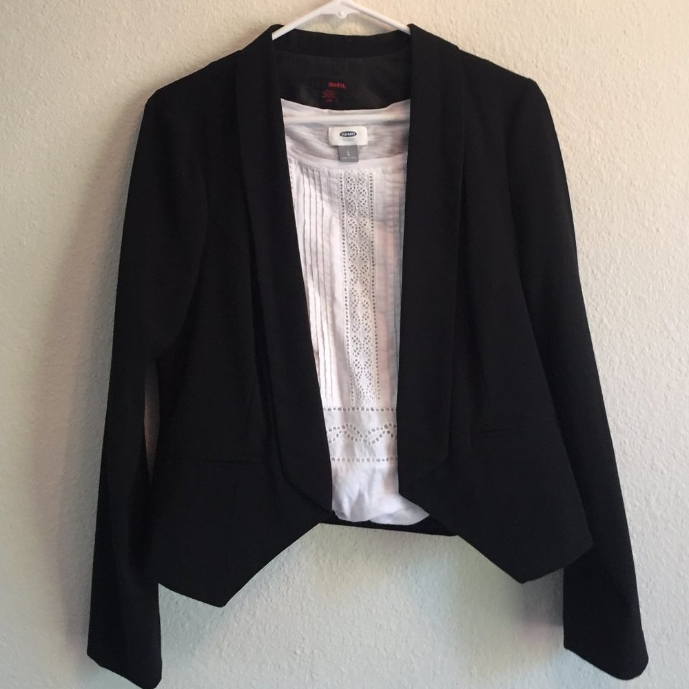Bongo Black Jacket & White  top